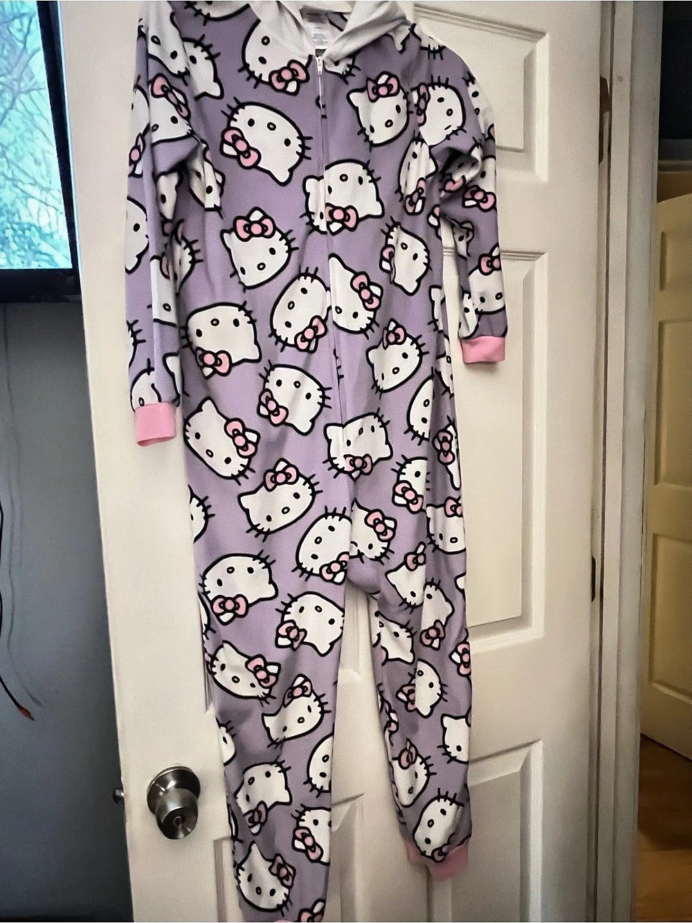 Hello Kitty Pajama Set in Purple & Pink Size Large